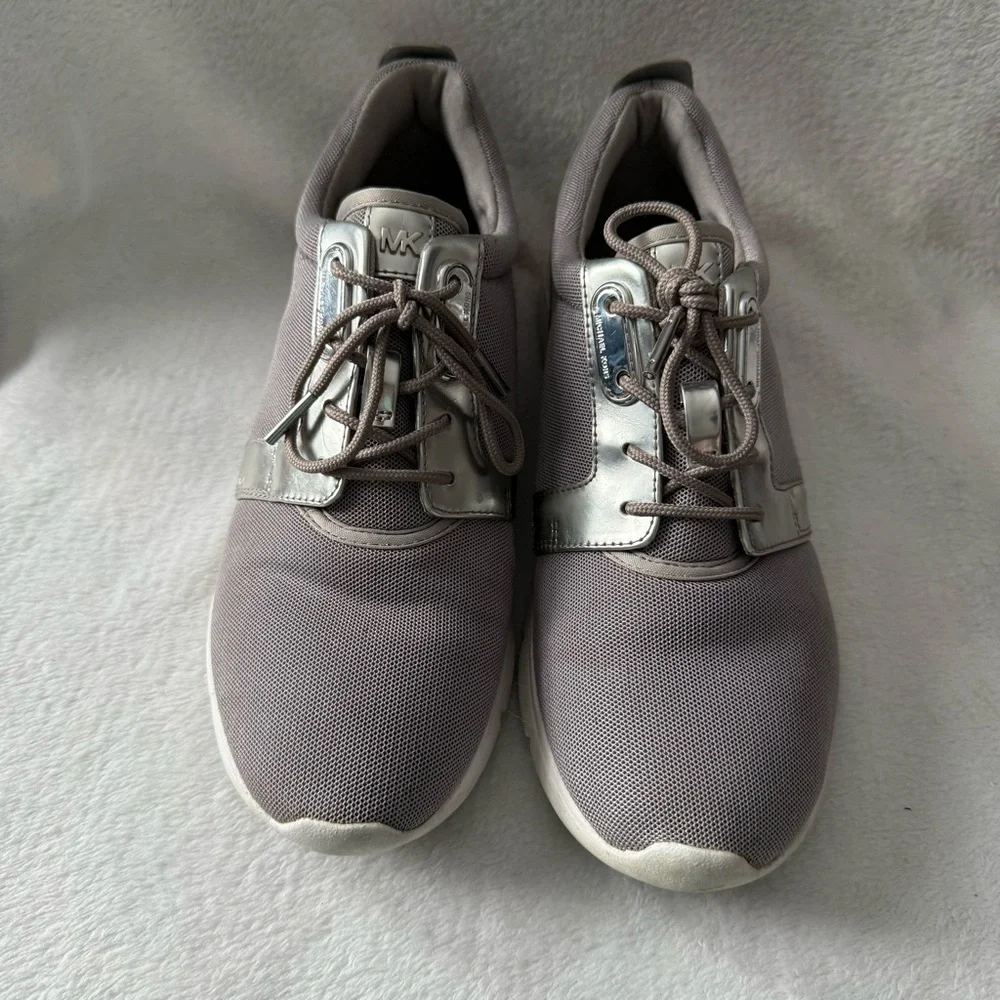 Michael Michael Kors Women's Stylish Gray and Silver Sneakers 8.5M‎